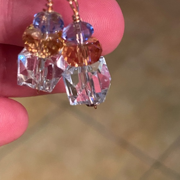 Elegant Crystal Drop Earrings - Picture 3 of 4